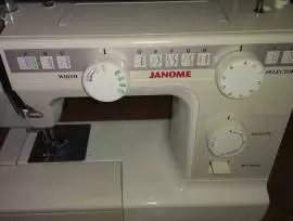 Продам швейную машинку Janome 397S