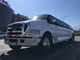 Продаётся лимузин Ford F650