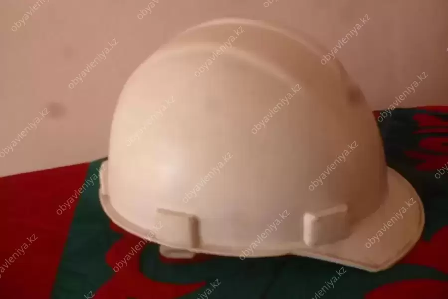 Каски строительные белые