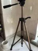 Штатив Continent A3 в отличном состоянии — надёжны