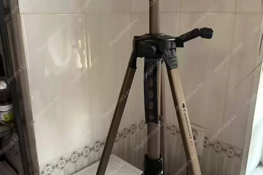 Штатив Continent A3 в отличном состоянии — надёжны